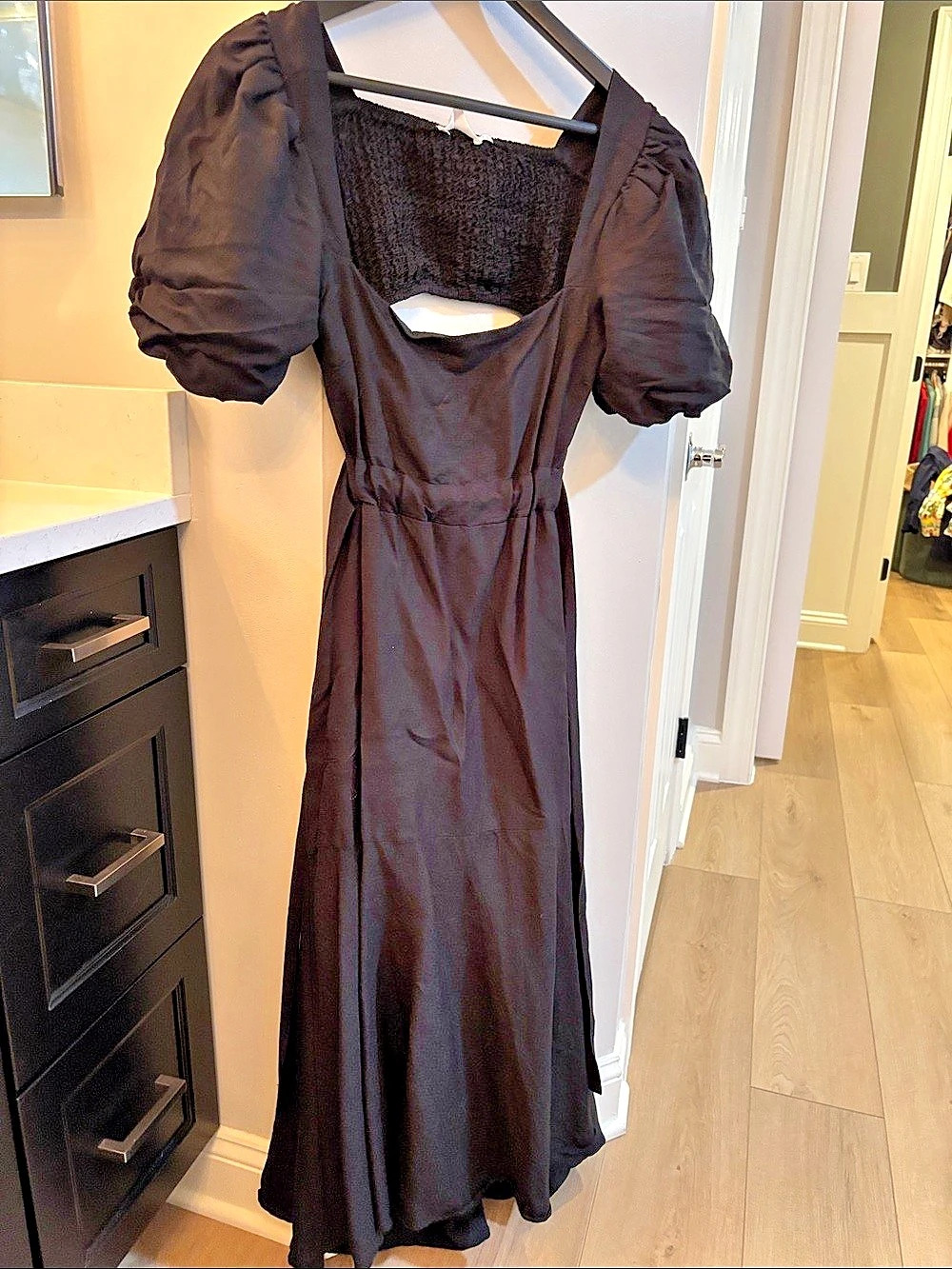 ASTR the Label Puff Sleeve Maxi Dress in Black Size Medium